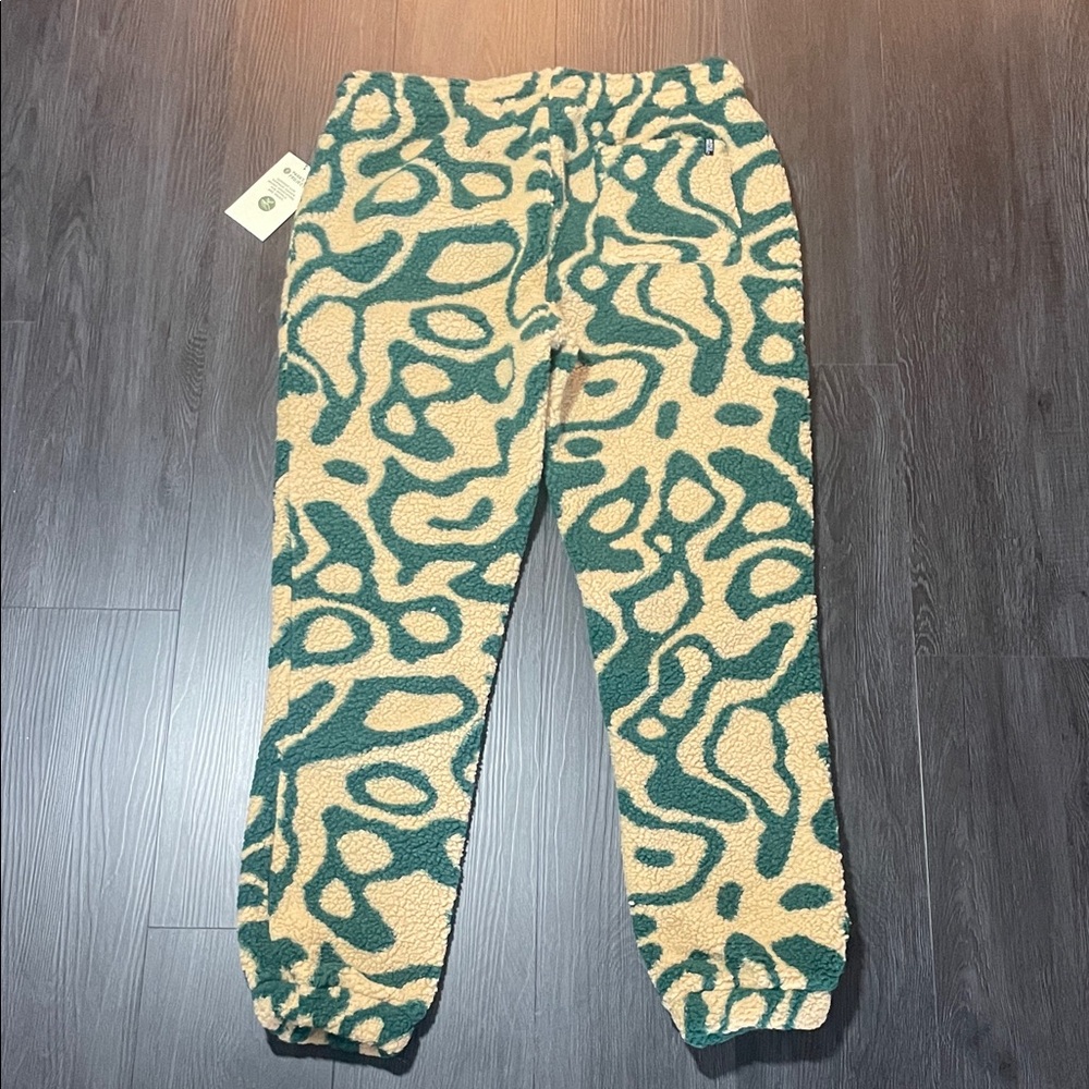 Yellowstone Geysers Trail High Pile Fleece

Fleece and fleece pants (L) - Picture 5 of 10